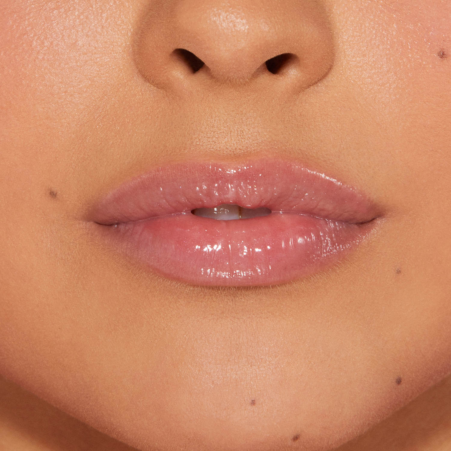 PILLOW BALM GLOSS LIP TREATMENT (BÁLSAMO HIDRATANTE PARA LABIOS)